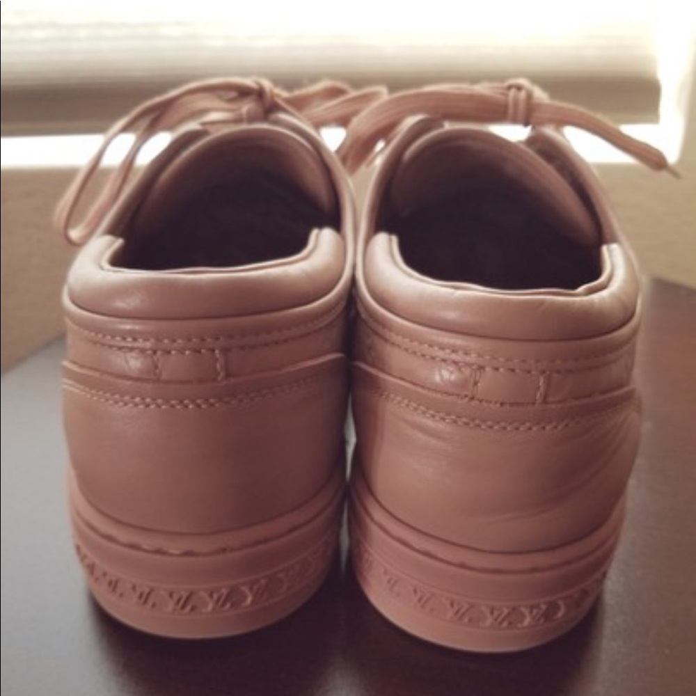 Authentic Louis Vuitton sneakers Mauve color - Picture 3 of 10
